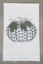 Load image into Gallery viewer, Guest Towel - Herend Pumpkin
