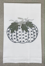 Load image into Gallery viewer, Guest Towel - Herend Pumpkin
